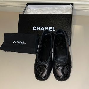 Chanel Cambon ballerina flats